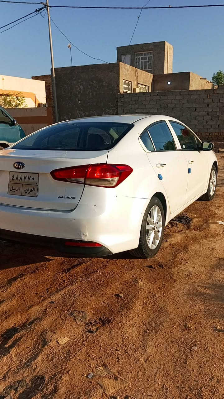 السلام عليكم
كيا سيراتو خليجي
موديل 2018 
كفاله عامه 
ماشيه 200 الف 
رقم اربيل 
مكينه 1600 دوش 
حداديه 100% 
تبريد ثلج ❄❄
اشاير بل مري 
مري شفط 
لد نهاري 
تحكمات ستيرن جهتين 
3 انضمة قياده ايكو وعادي وسبورت 
ويل كب 
مكان السياره الديوانيه 
السعر 130 
الاستفسار اتصل عل رقم ***********

