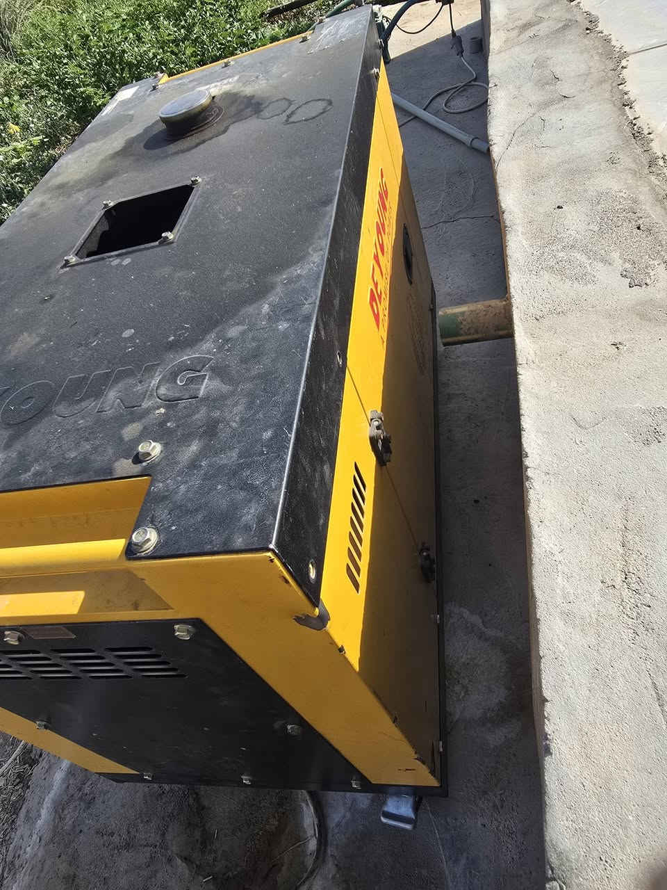 مولدة للبيع ٨ ونصف Kv نظيف جدا السعر على الخاص ***********
