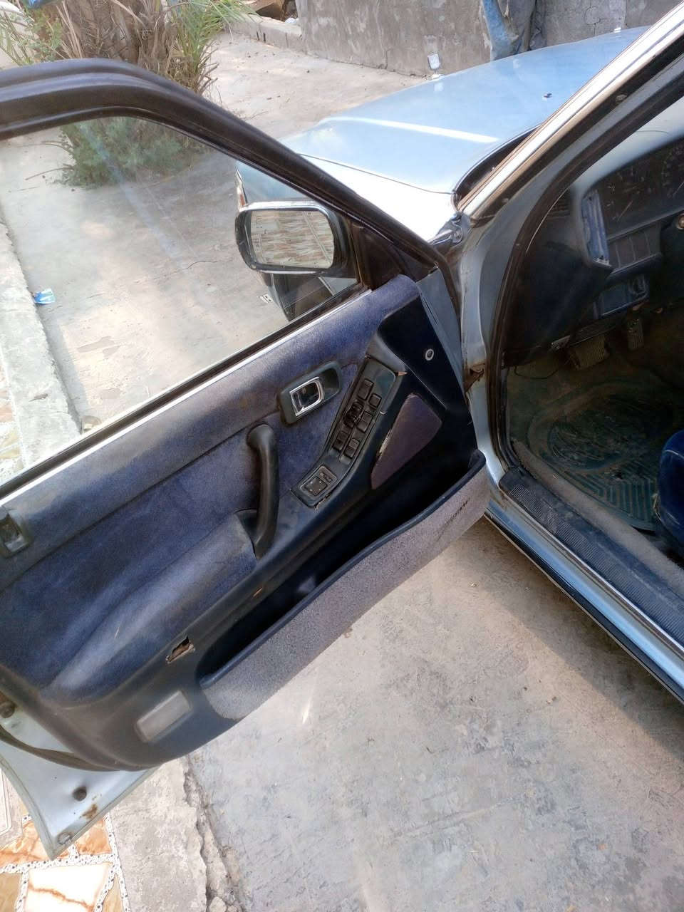 سلام عليكم البيع سوبر سيدان موديل 90 كير ومحرك بطه وتماتيك رقم بغداد مشروع وطني رقم نكليزي بسمي سنويه داخل 90 بلميه نضيفه مصبوغه عام الجماليه بدون ضربه مكاني بغداد السعر 45 وبيه مجال لاتصال على رقم   ***********
