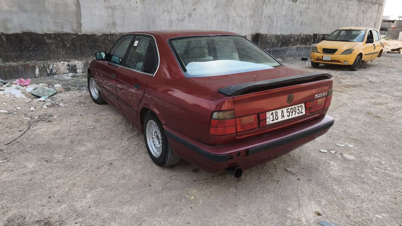 BMW 525
تم اعادت نشر بسبب الوعود الكاذبه  الموشراي لايتعبني رجائن مليت من هلسوالف التعبانه يجيك يشلع كلبك  ويروح 
موديل 1991 
رقم جديد  
 محرك 525 مسكر تك فانوص شلعه شك الكاع الكير بي نضام سبورت وعادي وقتصادي كلهن شغالات فتحت سقف 
تايرات حداديه باتري  كله جديد السياره نضيفه نقصه بوليش مصبوغه عام  
مناقصه شي مجرد ترتيبات بسيطه  مابيه صرفيه  رنك خليه مابي لافطر ولا كسر شرط 
سعر 48 وبيه مجال قليل 
عنواني بصره شط العرب 
***********

