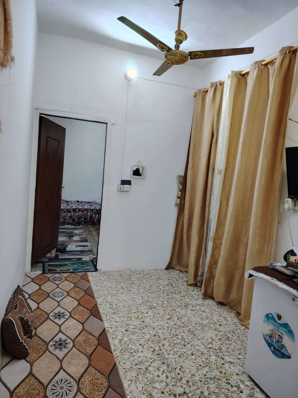 بيت للبيع في النجف الاشرف حي ميسان شارع سكله الكرعاوي المساحه ٥٥ متر 
للاستفسار الاتصال على هذا الرقم ***********
