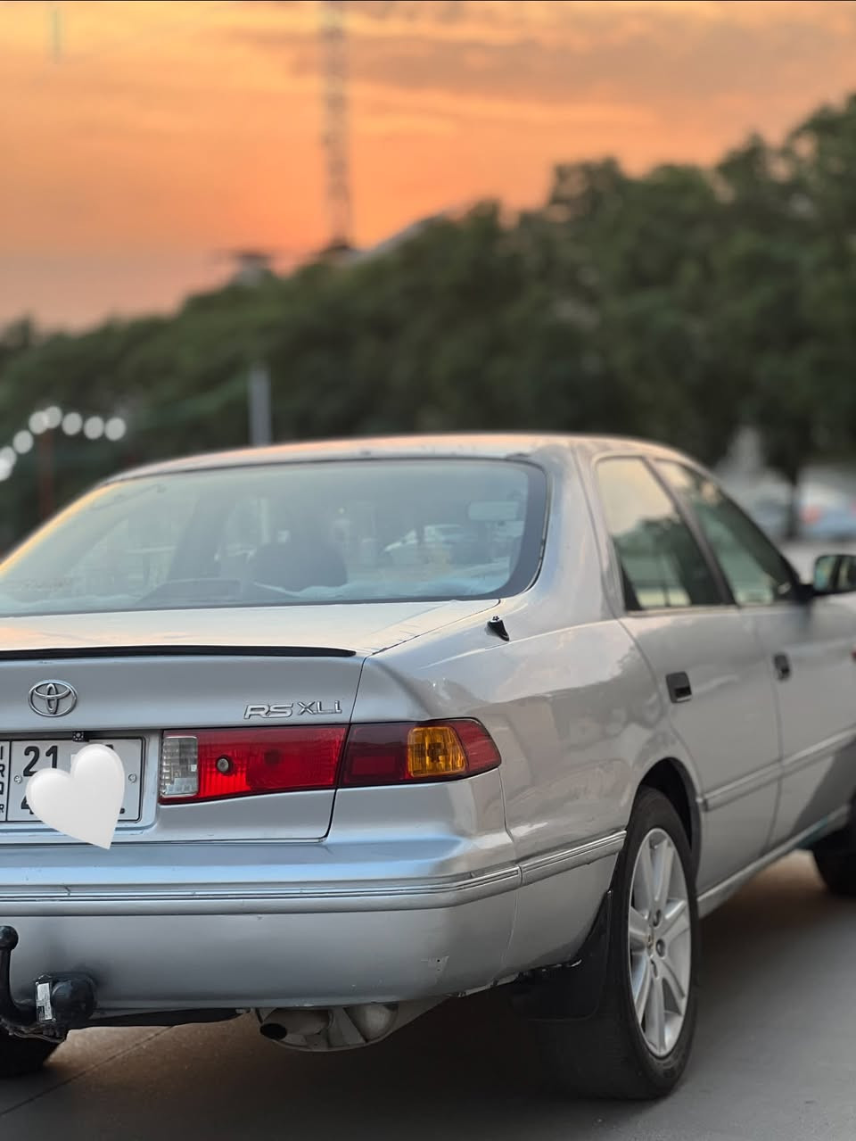 کامری ٢٠٠١ کامل گیانی بەشەرت گێڕومەکینەوتەبریتو تەقەو ڕەقە کارەبایتی بەشەرت تەنها یەک دەرگاو چەمەلەقیکی سەکن دواوە لەسەرساغی بۆیاخە ٤تایەوویلی لۆکی لەژێرایە                                                         سعرەکەی$75مەجالێکیکەم.                                                          رەقەم ***********
