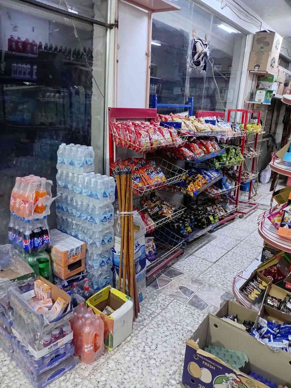 السلام عليكم اسواق للبيع منطقة الاستكشافات ايجارها 300 دخلها خير منه الله يمك مدرسة اتصال على رقم الهاتف ***********

