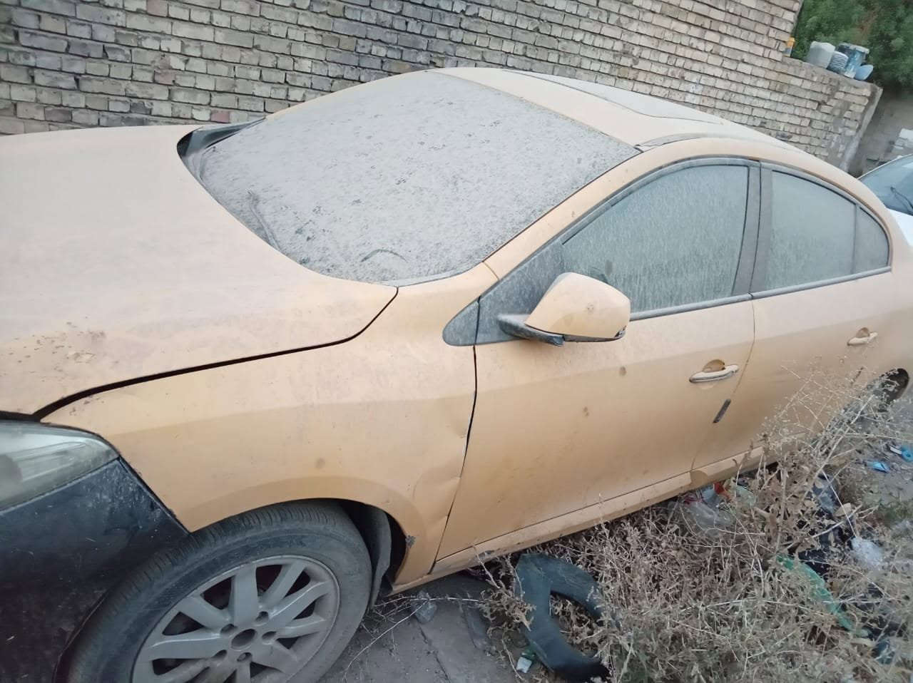 سلام عليكم رينو 2010 سيارة متروكة مكينة 1800شغالة غراضهة كاملة كوم حديد سعر10 ورقات ***********_
*********** مكان بغداد
