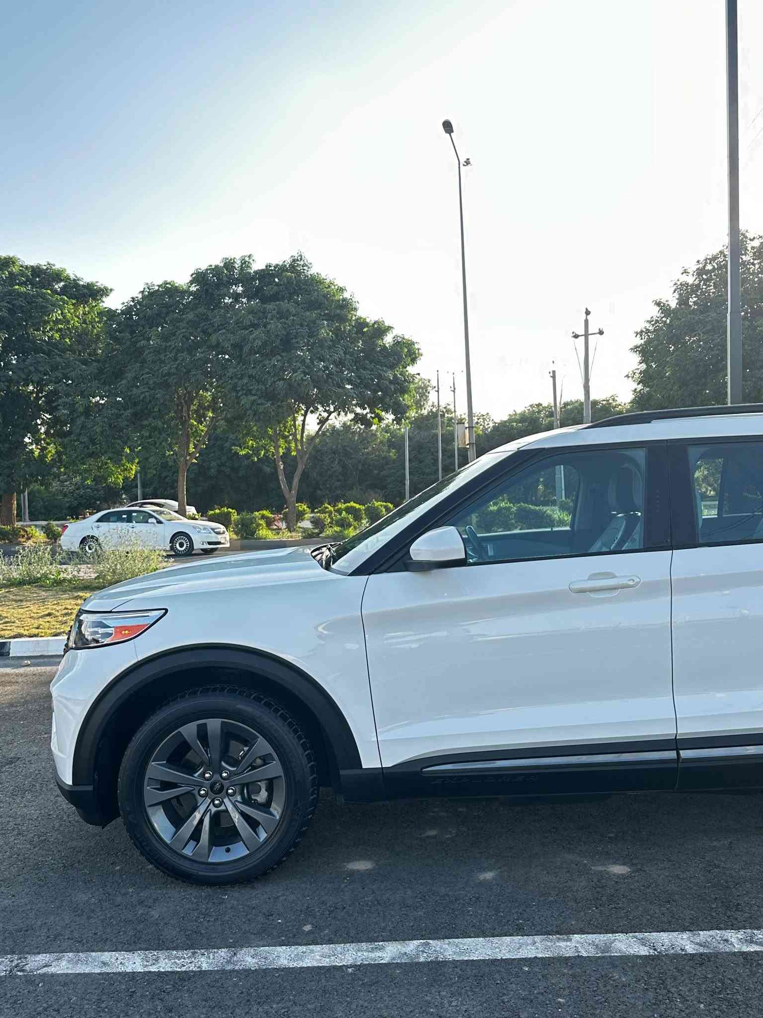FORD EXPLORER 2021 XLT
بِسْمِ اللهِ الرَّحْمَنِ الرَّحِيْم 
عربي / كوردی 
عربي 
فورد اكسبلورر موديل ٢٠٢١ وارد امريكي كلين تايتل بدون صبغ فقط مكان واحد PDR بدون دواخل بدون أرباك أماميه صورة الحادث والسونار موجود بصور ماشي ( ٦٥ ) ألف ميل كير والمحرك بشرط رقم اربيل سنوية و هزة جديد حتى ( ٢٠٢٩ ) سيارة جاهزة و بدون نقص .
المحرك : ٤سلندر- تيربو - حجم : ٢٣٠٠ - قوة : ٣٠٠ حصان 🐎 .
رقم الشاصي : (1FMSK7DH1MGA82423)
مواصفات ( XLT )
١-رادار أمامي         ٢-٧راكب 
٣-لایت زنون          ٤-داخل VIP 
٥-لايت أوتو           ٦-٣قطع تبريد 
٧-قفل تلقائي         ٨-فوليوم
٩-جام أوتو           ١٠-بصمة
١١-٦مود قيادة        ١٢-تحدید سورعة
١٣-كشن كهرباء      ١٤-حاسة خلفي 
١٥-بگلايت ليد        ١٦-كاميرا
١٧-مود تراکشن      ١٨-قفل تلقائي
١٩-كود أبواب        ٢٠-لايت ليد 
٢١-بلاجكتور         ٢٢-ابواب بصمة
٢٣-كشن جلد         ٢٤-كير ماوس 
٢٥-مسجل شاشة   ٢٦-گيچ اليكتروني
٢٧-كشن هيتر       ٢٨-ويل 20 
٢٩-مود أوتوبان    ٣٠-شغال
٣١-رادار جانبي     ٣٢-مود sport 
٣٣-داخل کریمي     ٣٤-ستيرن هيتر 
٣٥-مود أوتوهولد   ٣٦-بريك بصمه
٣٧- کشن مساج     ٣٨-مود eco
٣٩-بلاك ايدشن     ٤٠-اوتو ستارت ستوب.
مكان : كلار - سليمانية 
سعر : ( ٢١٥ ) ورقة 💸 
رقم تلفون : 
       واتساب 
          📥
  ( *********** )
 ( *********** )
كوردی 
فۆرد اکسپلۆرر  مۆدێل 2021 وارد ئەمریکی کلین تایتڵ تەنها یەک پەڵە PDR هەیە بێ ناوگرتن بێ ئێرباگی پێشەوە سۆنەر و وێنەی حادیسەیم داناوە ( 65 ) هەزار ميل ڕۆیشتوە گێڕ و مەکینەی بەشەرت ڕەقەم هەولێر سەنەوی و هەزەی نوێیە تا (2029 ) سەیارەیەکی خاوێن و بێ مەسرەفە .
مەکینە : 4بستۆن - تۆربۆ - قەبارە : 2300 - هێز : 300hp 🐎 . 
ڕەقەم شاسی : (1FMSK7DH1MGA82423)
مواسفات ( XLT  )
1-ڕاداری پێشەوە    2-تەحدید سورعە 
3- 7نەفەری           4- لایت زینۆن 
5-ڤۆلیۆم               6- 3مەقعەد تەبريد 
7- لایت ئۆتۆ          8-جام ئۆتۆ 
9-کوشین کارەبا     10- 6مۆد لێخوڕین 
11-مۆد تراکشن     12-ئاوێنە ڕادار
13-بەسمە             14-ویل 20 
15-لایت لید          16-کامێرا 
17-قوفڵی زیرەک   18-بەگلایت لید 
19-کۆدی دەرگا      20-حاسەی دواوە 
21-بلاجکتۆر         22-دەرگا بەسمە 
23-شغال              24-گێر ماوس 
25-کوشین هیتەر   26-گێچ ئەلیکترۆنی 
27-شاشە گەورە     28-كوشین جلد 
29- ئۆتۆ هۆڵد        30- برێک بەسمە
31-سوکان هیتەر    32-مۆدی sport 
33-ناوکرێمی         34-سندوق شەفت
35-مۆدی ئۆتۆبان   36-کوشین VIP
37-کوشین مەساج  38-مۆد eco 
39-بلاک ئیدشن       40-ئۆتۆ ستارت ستۆپ .
شوێن : کەلار ـ سلێمانی 
نرخ : ( 215) گەڵا 💸 
ژ.م :   واتساب
            📥
 ( *********** )       ( *********** )
