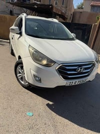 توسان ٢٠١٢ • مكينة ٢٤٠٠ • بدون دواخل