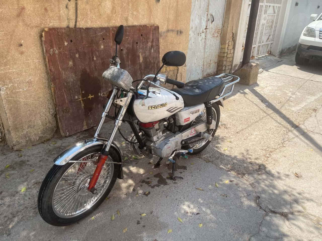 سلام عليكم تايكر لببيع مكان خالص ب 350 وبيه مجال ***********
