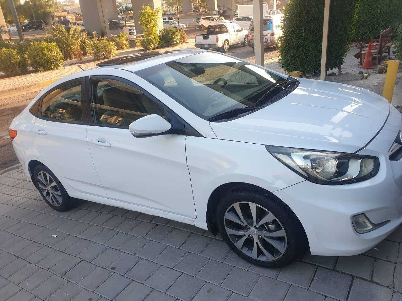 السلام عليكم مكلف بالنشر....هيونداي اكسنت موديل.                @ 2015 رقم بغداد محرك 1600فتحة سقف سياره جاهزه من كلشي مكفول محرك كير بدون صبغ لا تبديل فقط بارد بالبند فوك المازده شي قليل 
مكان السياره بغداد المنصور
رقم صاحب السياره 
ابو سيف ***********
متوفر وت ساب  
اخوكم مكلف بالنشر اي استفسار اتصل بالرقم الموجود
السعر 95ورقه
