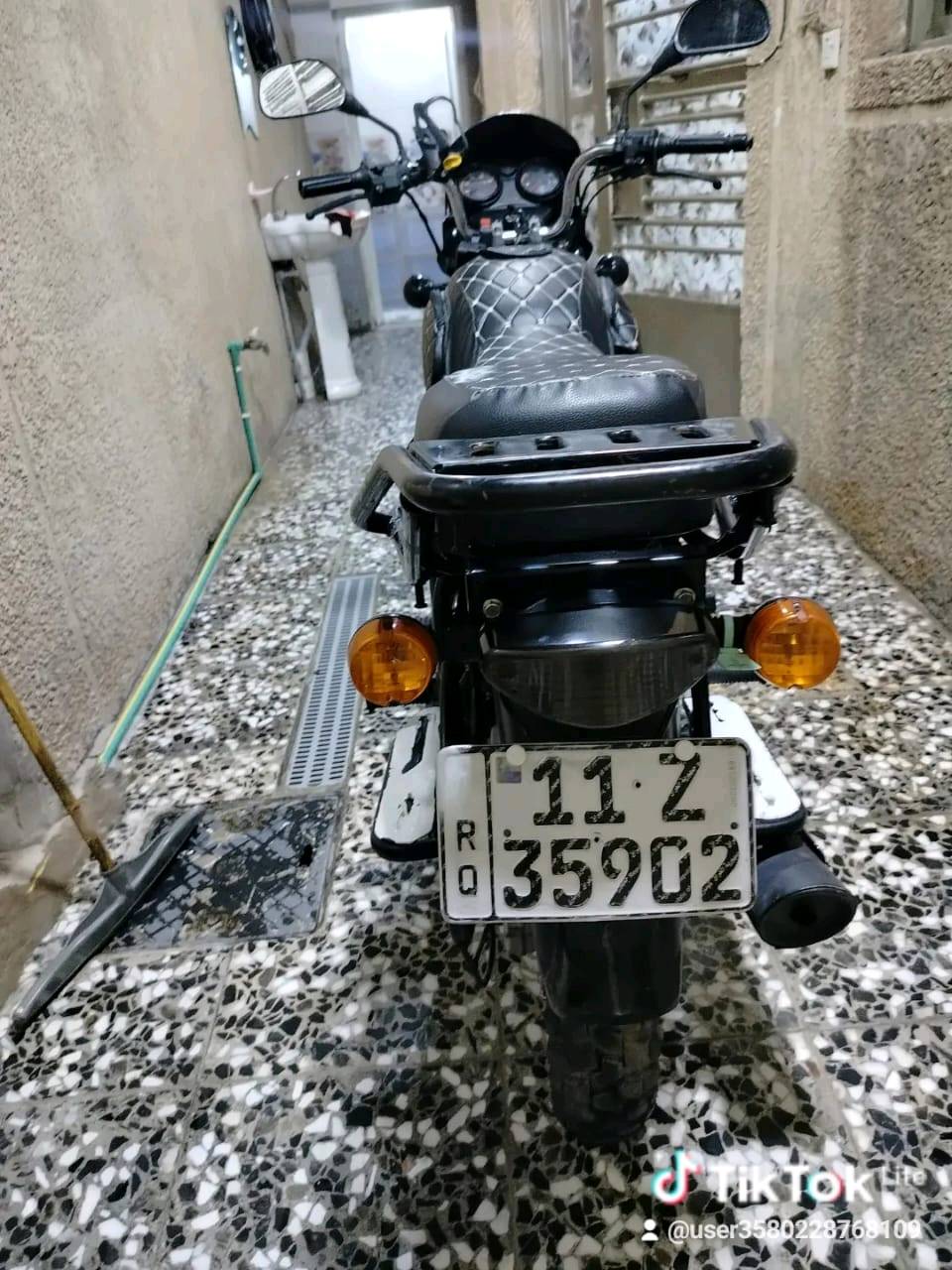 بوكسر جبلي الون اسود دراجه نضيفه ما مشتغل بيها من البيت للدوام نفس المنطقه ريدها 2650بيها مجال رقم بغداد تحويل ثاني يوم العنوان بغداد الشعله