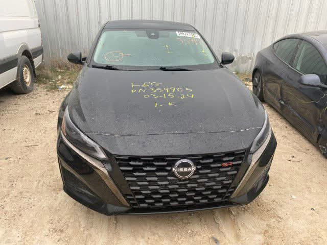 سلام عليكم
Nissan Altima SR 2023 AWD
اللون اسود حادث خلفي صندوق وجاملغ وباب خلف الصدر بدون ايرباك ولا ايرباك طاك صور الحادث موجوده  وصور تصليح عدي 
فقط بيع بدون مراوس 
ماشيه 67000 ميل 
محرك 2.5 4 سلندر 
مواصفات 
كشن سايق كهرباء 
شفتات سرعة 
تشغيل عند بعد 
نقاط عمياء 
رادار امامي 
رادار خلفي 
هند بريك دگمه 
ابل كاربلاي اندرويد اوتو 
تخم تاير جديد
حجر البيئه والكتلوكات كلها موجوده ومكينه وكير  وسياره باسمي واني كصيتها من امريكا على ايدي وكهربائيات كلشي ما مفتوح بيها 
السعر 140 قفل
مكاني بغداد بلديات ***********

