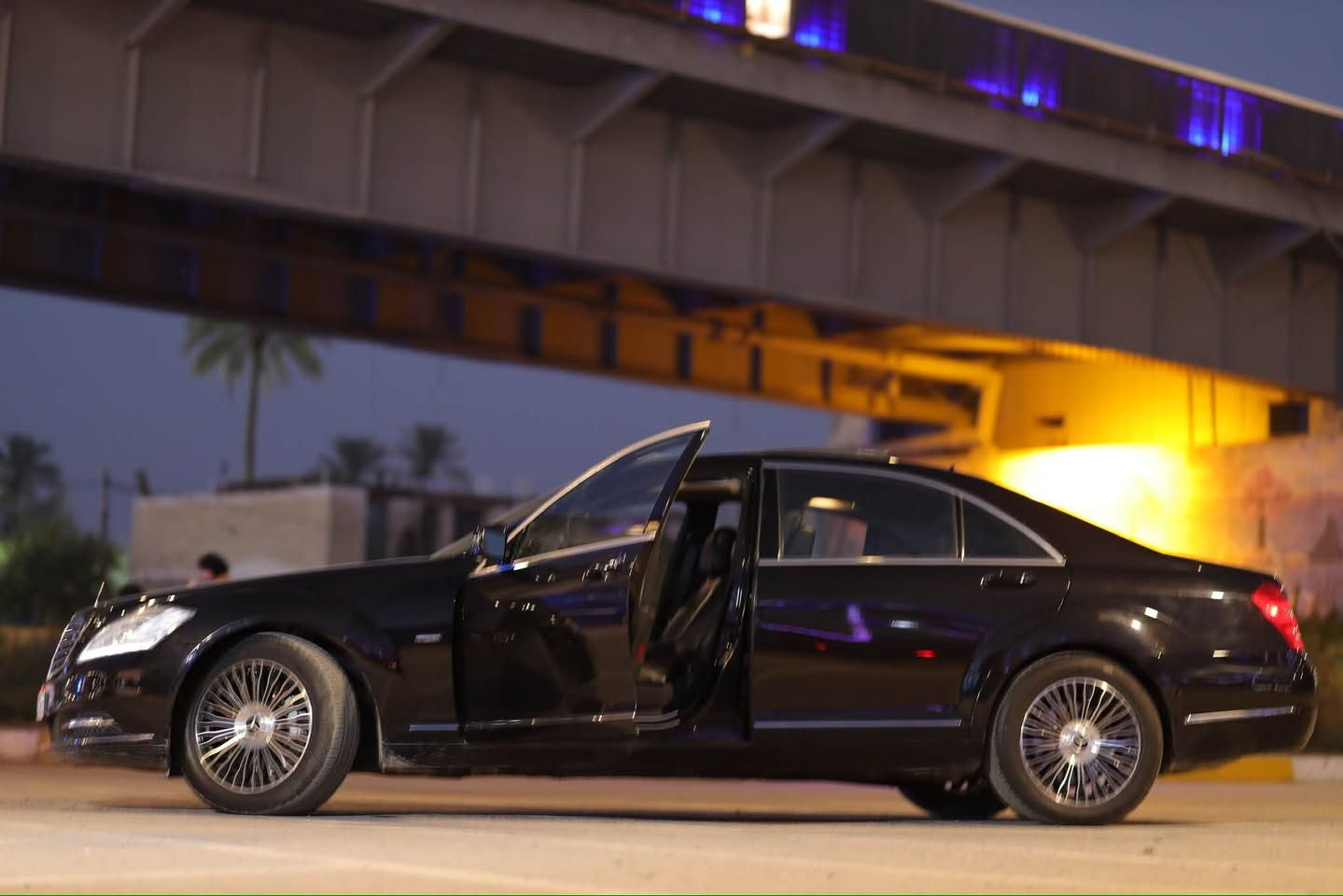 S500 L vip 2011 للبيع او مراوس  سعر  247
موديل  2011 s500

مكينه  v8 دبل توربو  4700  

شلعه صاروخ  

باب طويل  مواصفات  vip   

اعلى شي  بالاس  

جكات تصعد وتنزل  

حساسات  360  

كامرات  

رادار   

3  قطع تبريد  

امامي  خلفي  وبالتكم  

كشنات خزن 

بانوارما  على  طول  السقف  

لايت داينمك ويه فرة الستيرن

ناظور  ليلي  

وضعيات  قياده  

وضعيات  بالجكات وبعد كومه مواصفات  

السياره ماشيه  175 الف كيلو 

مكفوله  خليجيه  

بس  عندي  رصعه  بالباب

واكو  بالهلال الخلفي   صفحة السايق شويه  بارد  لان  طك   الدبل  وشويه تعدل  وهاهيه بدون  قطرة صبغ  

ابد مو مبين  ولا بالسونار  

وبوب شفط 

وسستم صوت  هارمن كاردن 

صندوك كهربائي  

بردات    عدد 5   بلاديه  كهرباء  

 هذا  الويل  البيها  18  عمود طسات 

وويلها البلادي حجم  19  هم موجود  عندي  ضامه

نصبتها  بعد  احلى  وبدون نواقص  

سويتلها ادامه  لكلشي  وصفر  مسج  

سعرها  247 واكيد  بيها  مجال  او مراوس  حسب  السياره  

مكاني بعقوبه ديالى 

*********** 

واتساب
