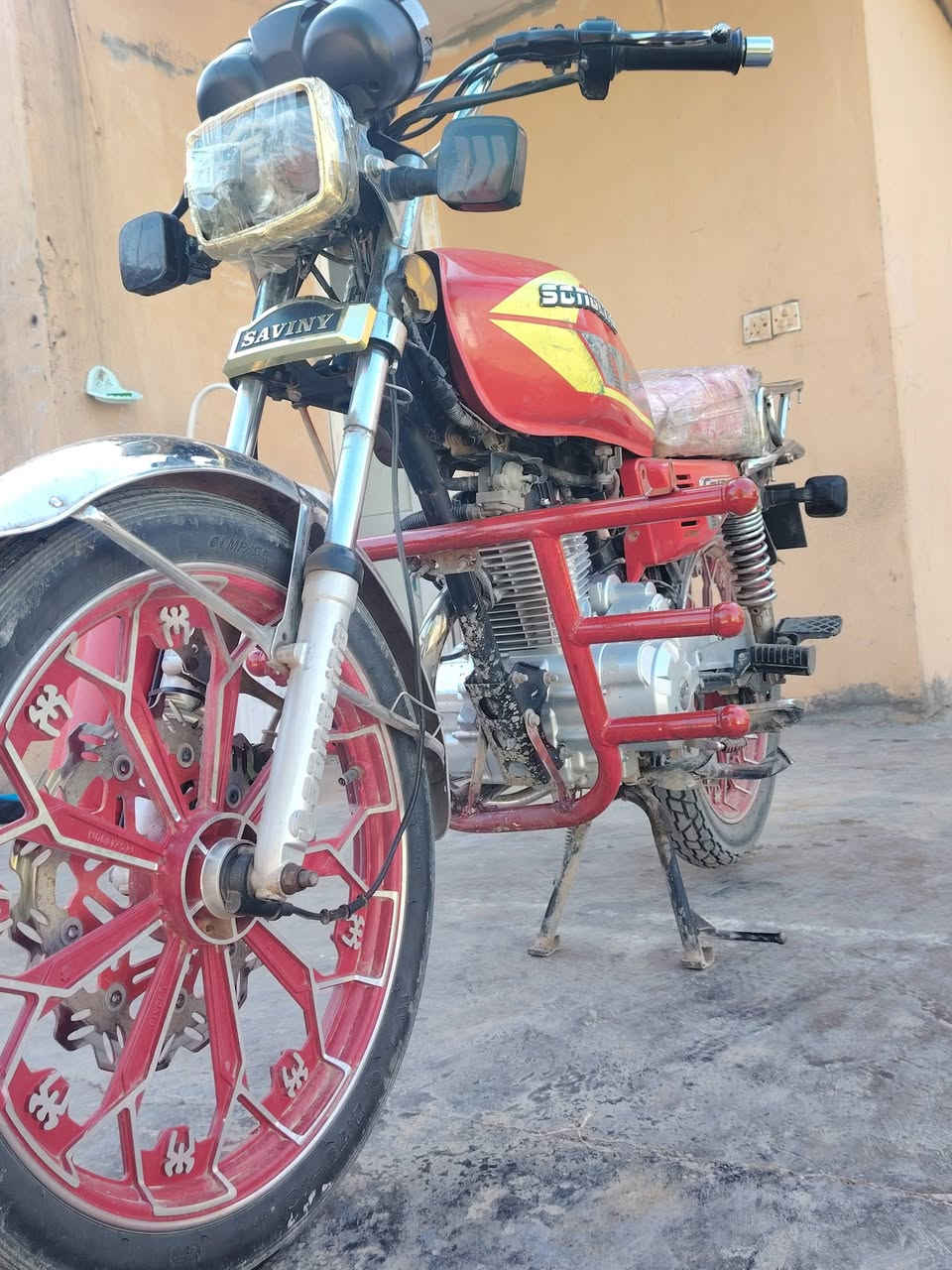 دراجه سيفان موديل 24  سعر 550 بيها مجال بسيط
ما بيها نقص اوراق اصوليه كامله 
ديالئ بعقوبه حد مزيد ***********
