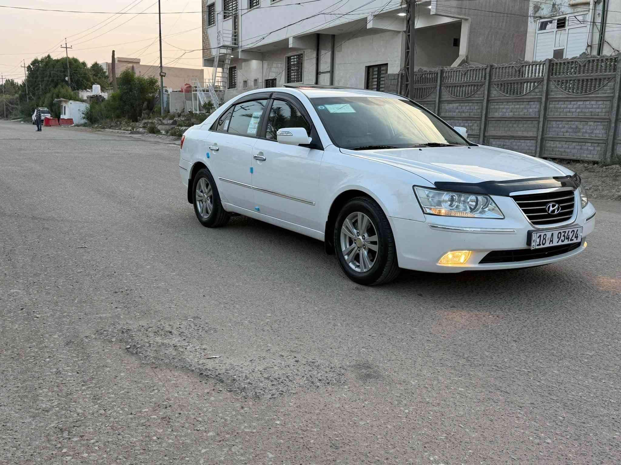 السلام عليكم من رخصة الادمن عندي سوناتا 2009 خليجية كفاله عامه من قطره صبغ بيها بارد اقل الشبر بالبنيد فقط السيارة خلاص جديده محرك 2400 فول مواصفات فتحة سقف اشاره بالمراية 5ويل كب حساس خلفي كشاف تحكم جهتين داخل صاج ملكي رايدها ب122 رقم بابل سنوية وهزه وارقام جدد السياره جاهزه للأخير كير محرك حدادية جدد تبريد ثلج تخم تاير جديد مكان السياره بالحله اخوان كاتب كل تفاصيل السياره اقره المنشور زين واتصل والي ميعجبه السعر او السياره يعبرها بكلام طيب واسف على الاطاله
