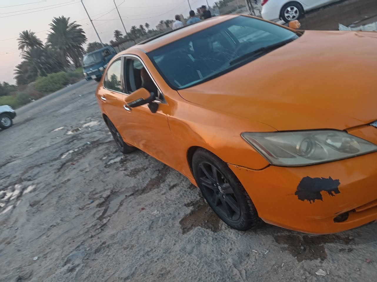 السلام عليكم لكزز ٢٠٠٨.  ٦ اسندر مكينه جديده كير جديد حداديه جديده سياره مابيها ضربه رقم مثنى تحويل ثاني يوم سنويه لل 28 مصفره السيارة ربع مابيه تخم تايرات فتحه فول السياره صالصتين حساسات أشير بل مري مال جناي السياره السعر 70 وبيها مجال مع المراوس العنوان الدوانيه قضاء المهناويه الرقم ***********
