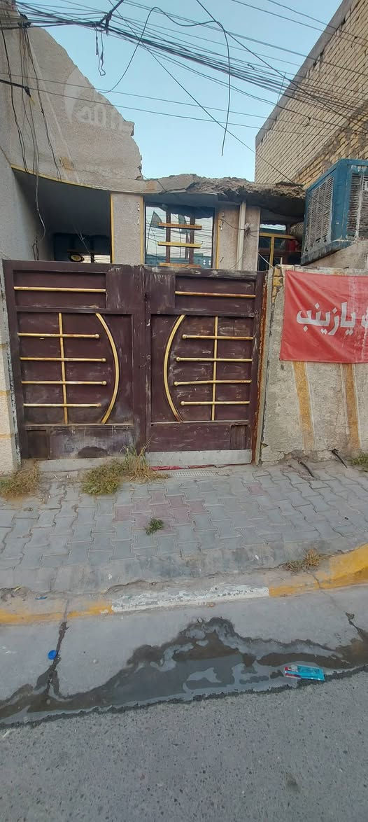 سلام عليكم بيت مساحه75متر البيت من الداخل نظيف مع ملاحظات بسيطه والسكف نظيف وعالي خلف الشارع التجاري منطقة السكلات ال12 قرب مصور نرجس *********** السعر 49 وبي مجال
