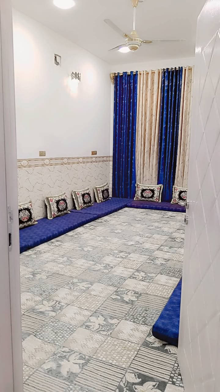 السلام عليكم منزل للبيع في حي المهندسين الثانية الفلوجة السكنية شارع عشرين قرب ماركت رقية المساحة 150الرقم ***********

