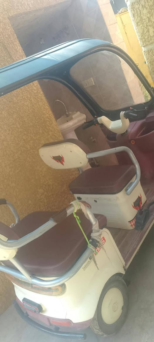 ستوتة للبيع جديدة استعمال قليل عارضه  /مليون / وبيهة مجال اتصل ‏‪***********‬‏
