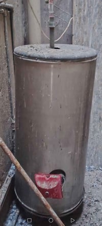 كيزر كهربائي نظيف وشغال ١٦٠ لتر للبيع بغداد مقابيل العاب سيديه حي رسال...