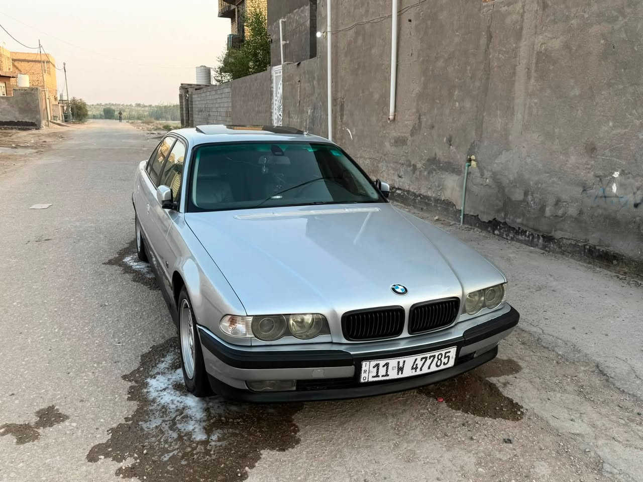 كاسحه 744  8Vسياره جديده
محرك +كير +حداديه جددد

السياره فول مواصفات للأخير 
مري شفط 
سلايت روف طكتين جام 

دبل جام  بلاد 
لايت يصعد وينزل 
عالي وناصي زنون 
سبورت شغال 
داخل جلد رصاصي
جنطه شفط
برده كهربائية خلفيه
شاشه اندرويد 
جعمقه كهرباء
دبل جكمجه 

تبريد ثلج❄️
تدفئه شغاله 
تدفئت كشنات هم شغاله 
  

رقم بغداد دولي بسمي

السعر 105

مكاني بابل القاسم 

***********
