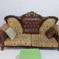 كنبة • أثاث