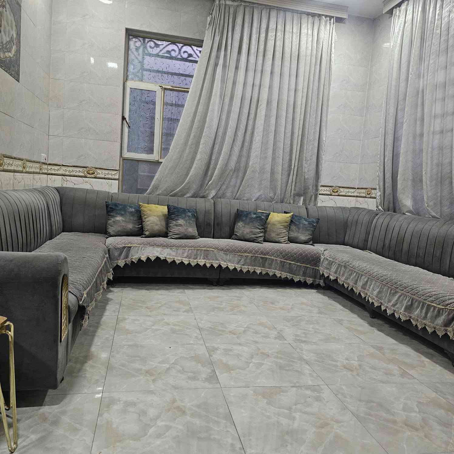 ديوان تسكام للبيع نظيف جدا 10 مقاعد سعر 350 بيه مجال بسيط 
العنوان / خلف معمل غاز 
رقم الهاتف /***********
