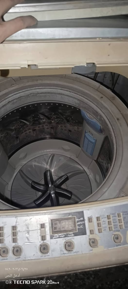 السلام عليكم عندي  عندي غسالتين للبيع وحدة غسل والثانية تجفيف حجم كبير 
والسعر الكلي ١٠٠

نص مكتوب في الصور:
- ١٨:٢٠ ٢٠٢٦/٠٩/٢٥
- أدخل النص
- TECNO SPARK 20 Pro+