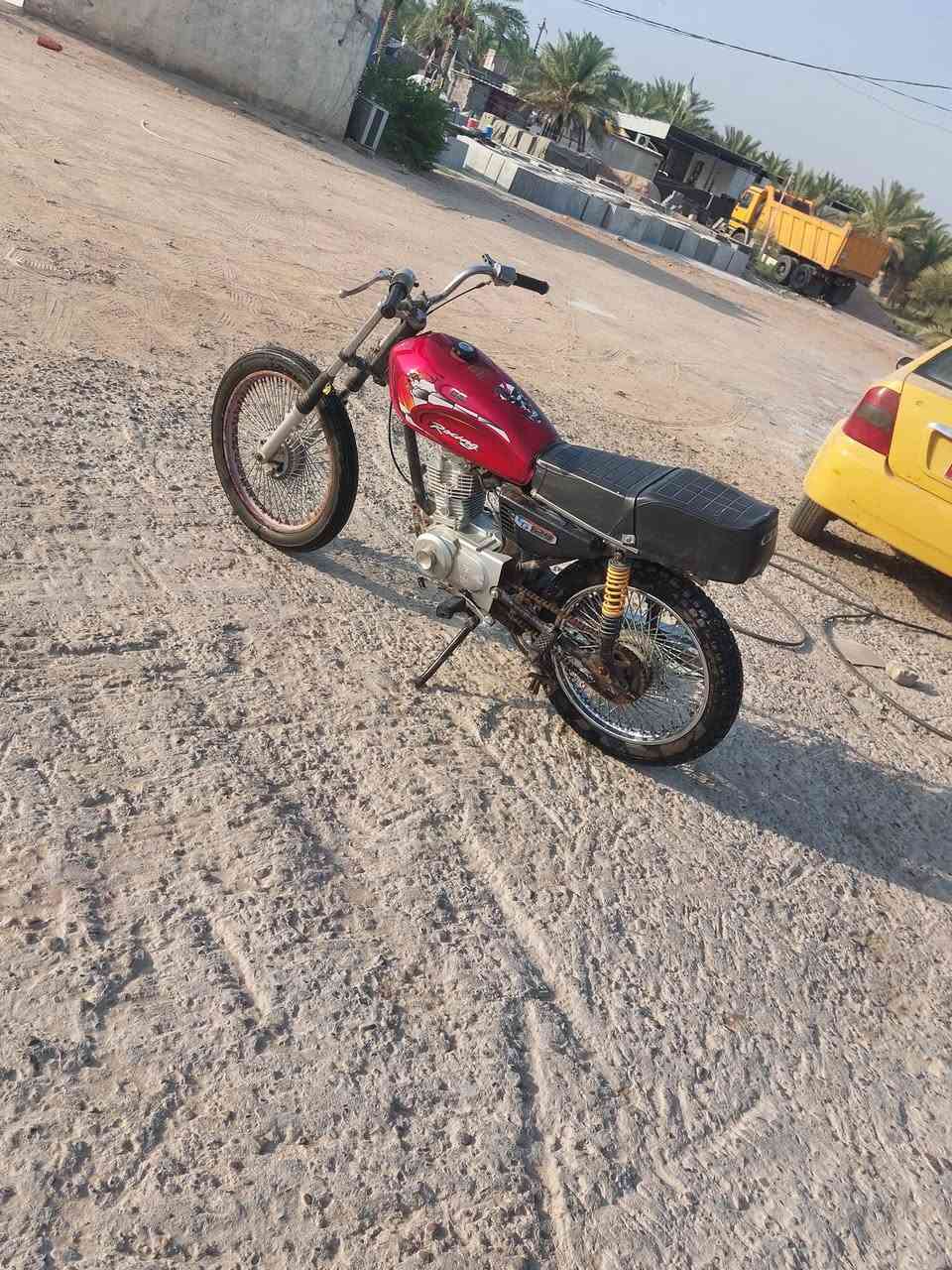 السلام عليكم اربعه قير للبيع موديل 16 نظيفه السعر 275 وبيها مجال للشراء العنوان شارع المعمل كوفه***********
