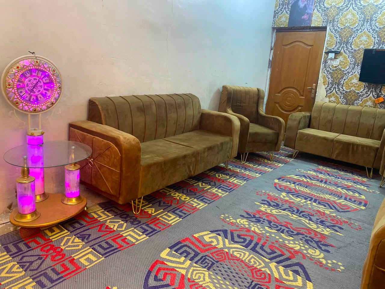 تخم 10 مقاعد نضيف بدون اي ضرر ب200
***********
