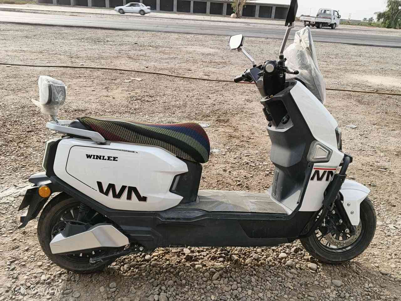 شحن • ٢٠٠٠واط • ريموت