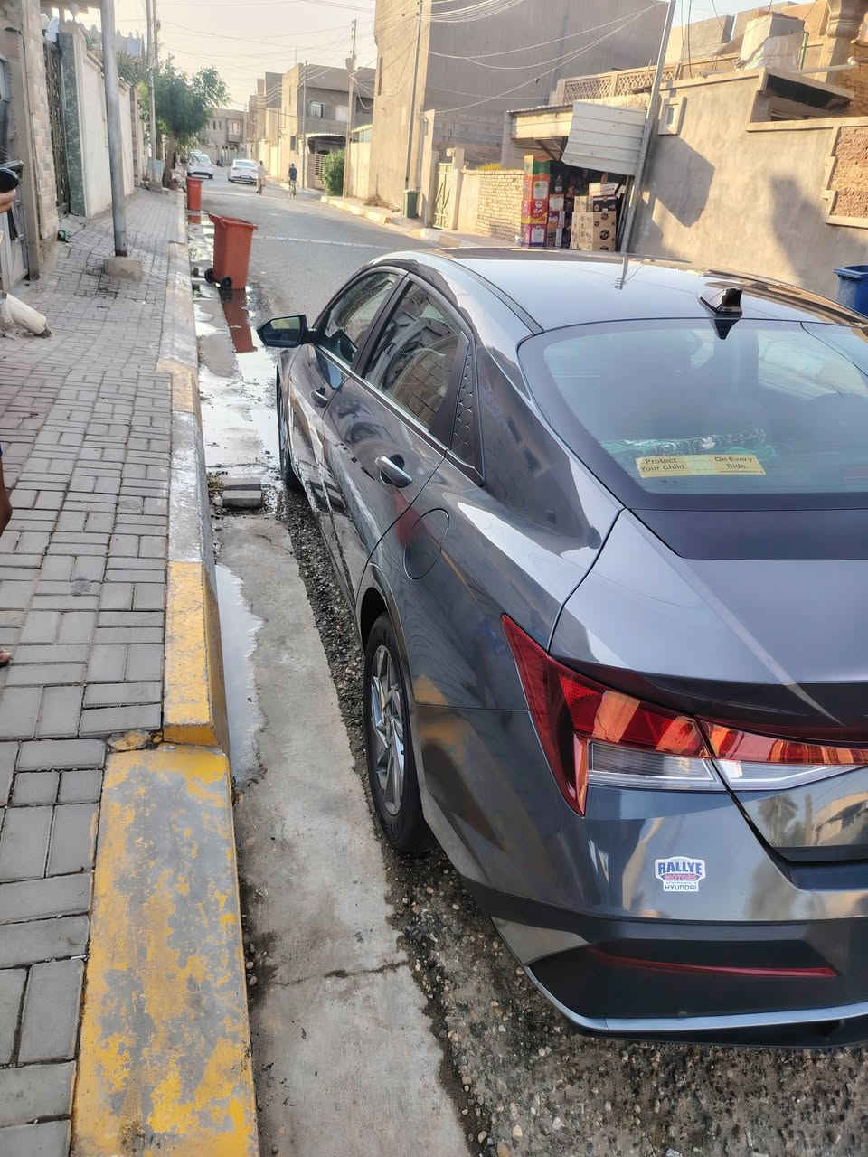 السلام عليكم
🚕 
هونداي ألنترا للبيع
موديل 2024 
مواصفات نصف فول 👌 
بصمة
وبصمة ابواب
تحكم ستيرن
رادارات امامية وخلفية

🗨️ داخله كتاب شهداء دخول جديد وكاله عامه مطلقه
مسجله وكامله
مكان السياره :الرمادي شارع ١٧ قرب مجسر الزيوت
صور الحادث مرفقه
رقم الهاتف ***********📞

