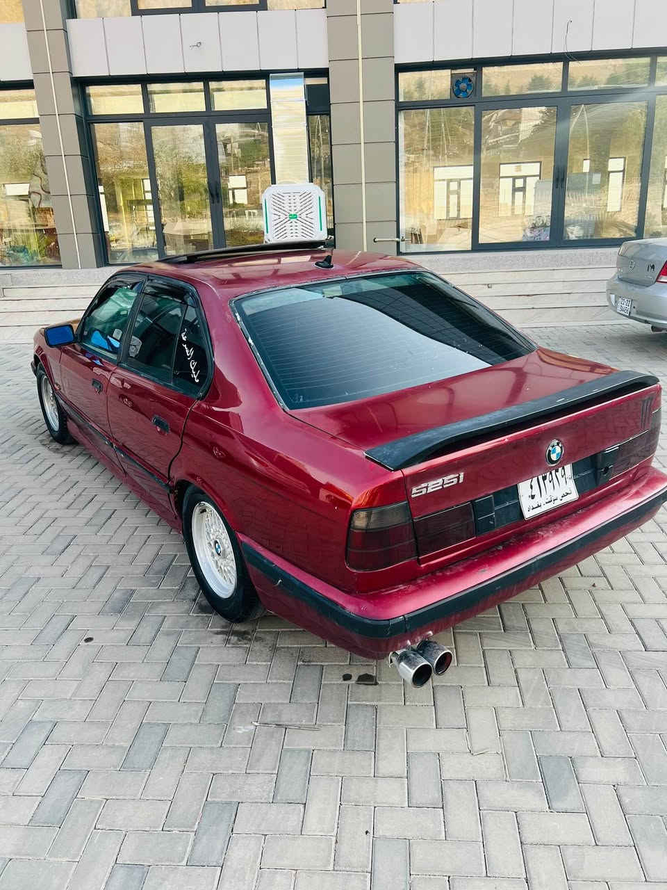 سـەرەتا بەناویخوا BMWمۆدێل1993قەپات مۆسەفات🧿.
ئـاڕم پلاستیک بەشەرت.گێڕ تۆماتیکمەکینە525کەپس.
جامکارەبای ناوکرێمی شاشەی بۆبەستراوە .تـەبریت لەسەر سوچ ساردو گەرم 🥶 ناوزەردە سەیارە کە سڵایتە زۆر جوانو پاکە حیزام بۆیاخە بۆکاڵ بونەوە  سەقفی بۆیاخ نیە سەیارەکە گێڕو مەکینەو کارە بایاتی بەشەرتە ماڵی دۆسە زۆر تازەو جوان ماوەتەوە سعری33گەڵا گۆڕینەوەیش دەکەم بەشتێک بەدڵم بێت شوێن سەیسادق *********** حلبجة, السليمانية

