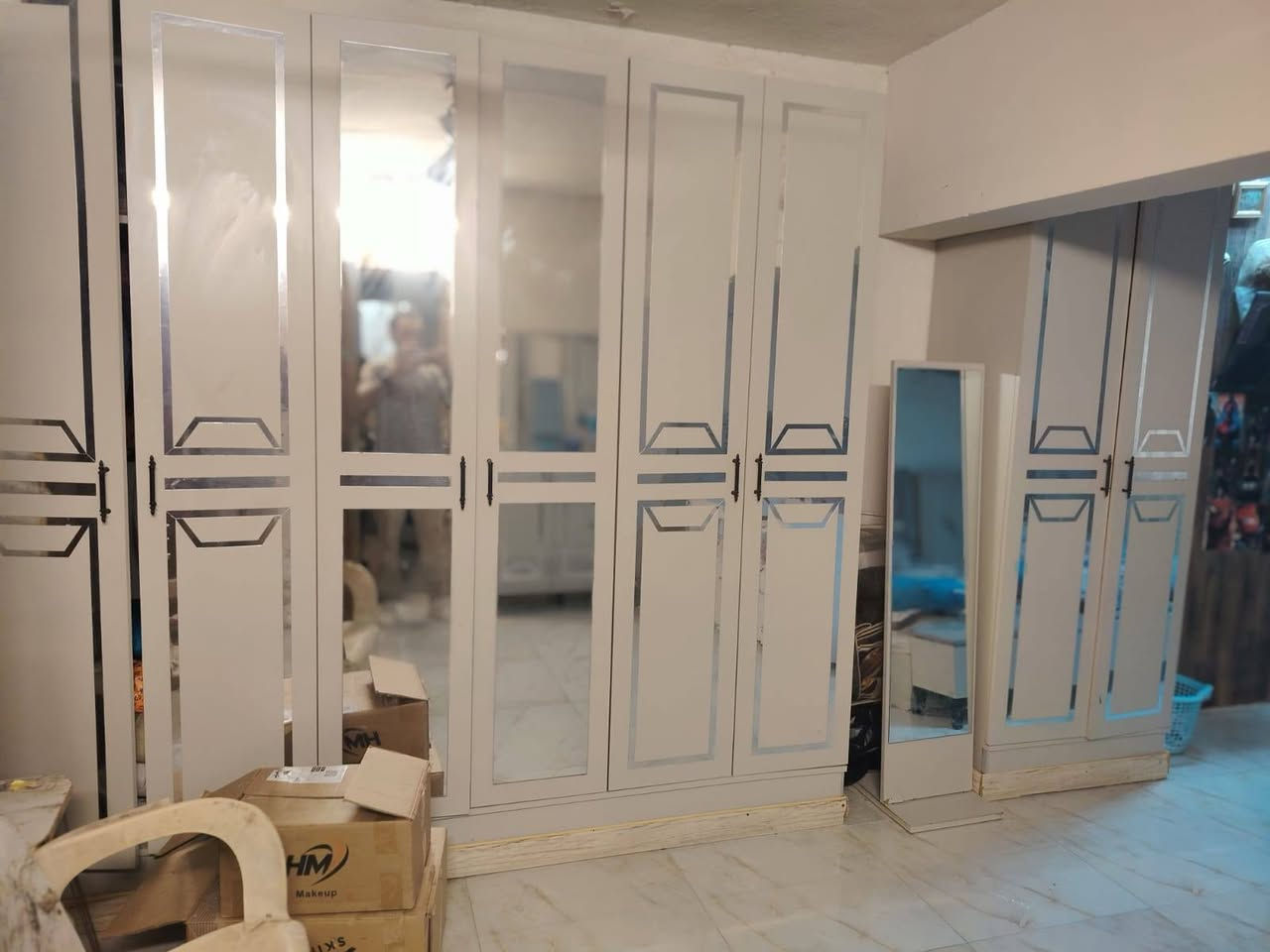 للبيع 900وبيها مجال بغداد ***********
