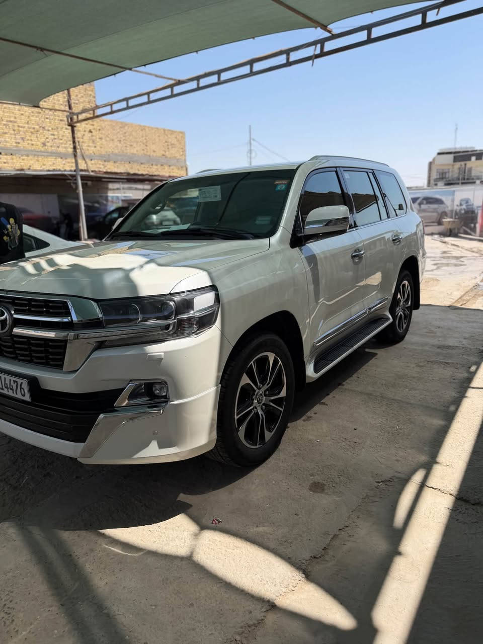 السلام عليكم
لاندكروز GXR موديل 2021 بحريني محرك 8 سلندر 4600 رقم بغداد الجديد بأسمي فول مواصفات تفاصيل اكثر خاص او واتس 
***********
***********
