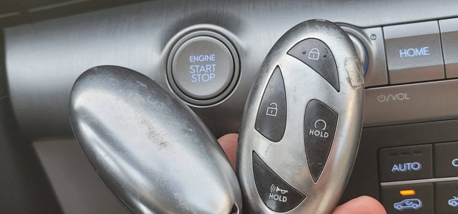 🚗 Hyundai Kona 2024
💰 السعر: ‏١١٥ US$

🚢 السيارة تصل إلى الميناء مع التصليح بالسعر المنشور وغير مدفوعة الكمرك

📋 المواصفات:
🚘 نوع الهيكل: SUV
🚙 الموديل: Kona
🏷️ الفئة: Sel
🔧 المحرك: 2.0L, 4 cyl.
⛽ نوع الوقود: بنزين
⚙️ ناقل الحركة: أوتوماتيك
🛞 نظام الدفع: دفع رباعي دائم
🎨 اللون الخارجي: رمادي
🛣️ المسافة المقطوعة: 17528 miles
💥 الأضرار: أمامي / جانبي
🔑 المفاتيح: نعم
📆 تاريخ البيع: 2026-02-11
🆔 الشاصي (VIN): KM8HBCAB8RU055392
🔢 رقم اللوت: 1-95000955

📞 للاستفسار والحجز واتساب: +9647838304504
📅 تاريخ النشر: ٤‏/١٠‏/٢٠٢٦
🔗 رابط السيارة: https://car4i.com/cars/df722d7c-7e7b-45a6-8e10-5968f3a63a5e https://car4i.com/cars/df722d7c-7e7b-45a6-8e10-5968f3a63a5e

نص مكتوب في الصور:
- سيارات الوارد الامريكي اشترى الان احمد الشمري كونا 2024 مشحونه للبصره واصل ميناء 115 السعر 115 السيارة واصل الى الميناء مع تصليح وغير مدفوع الكمرك ويمكن ادخالها كتاب شهداء للاتصال والاستفسار ***********
- 55000953