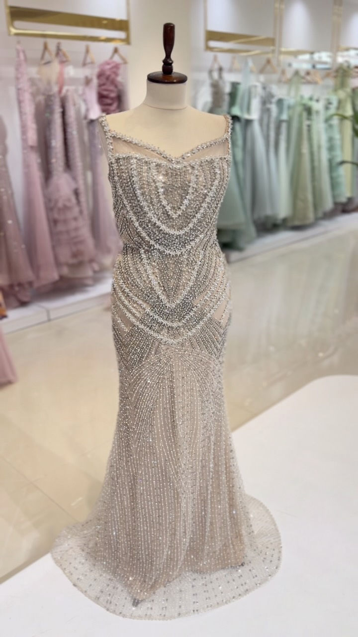 مناسب للخطوبه او المهر او اخت العروس او العريس 🔥
مشغول بالايد بالكامل ❤️
New collection 2027 متوفر بجميع القياسات
زورونا بغداد الداوودي شارع التانكي
***********
