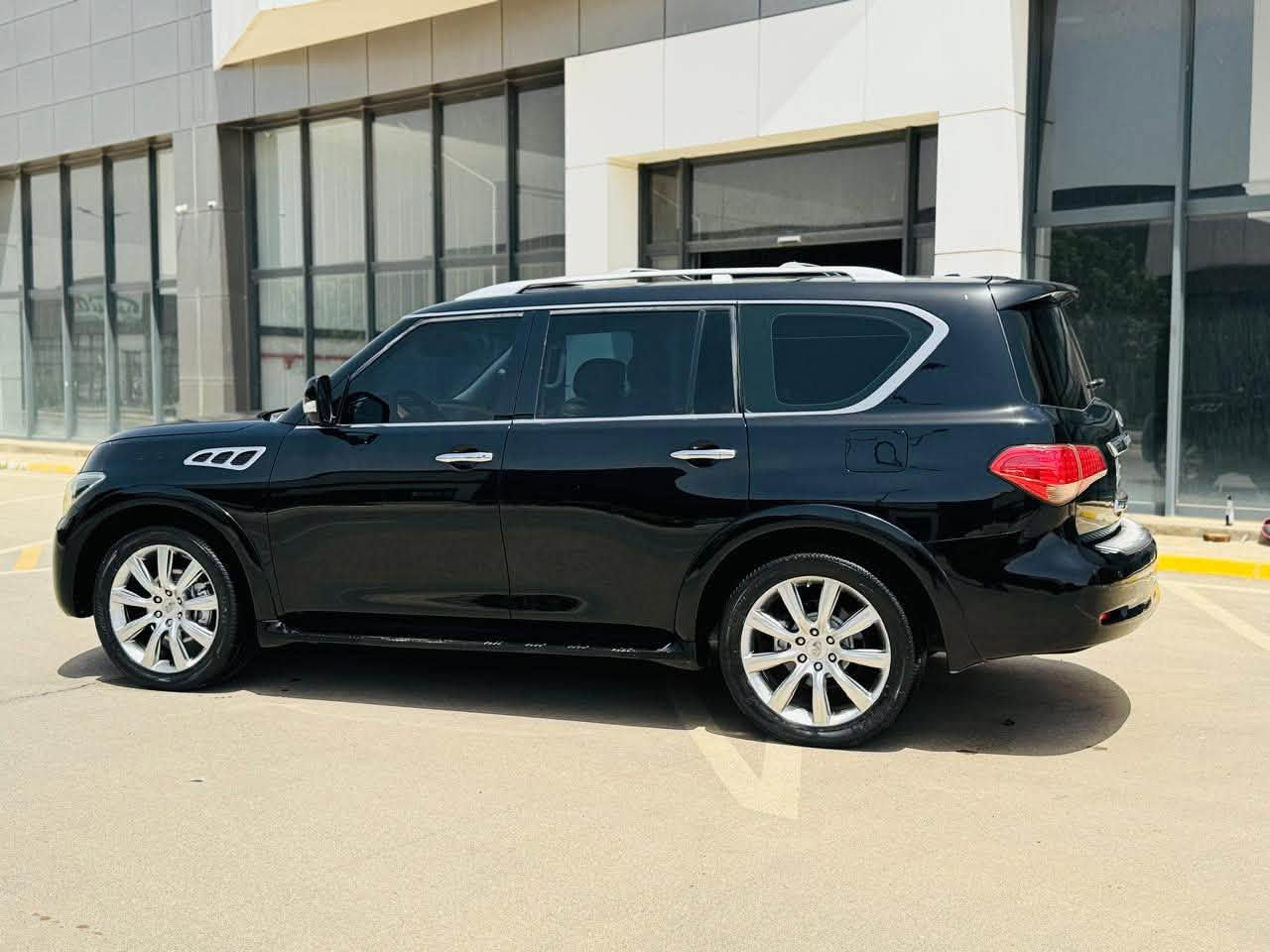 انفينيتي QX56 • محرك V8 • ٢٠١٢