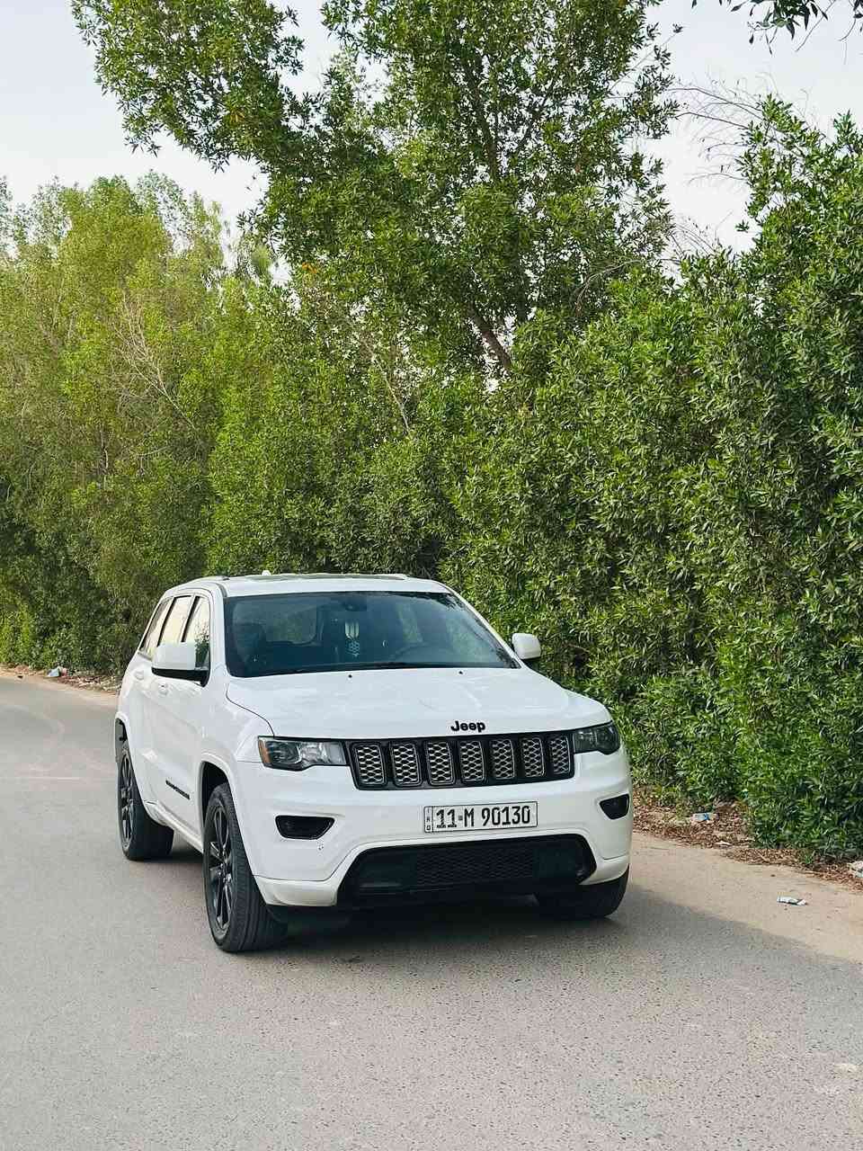 السلام عليكم جيب كراند شيروكي 2019 بلاك توب فول مواصفات رادارات ونقاط عمياء توقف ذاتي فتحة سقف مراية تعتيم صندوق كهرباء شاشة كبيرة كشنات جلد ومخمل وتدفئة مقاعد وتدفئة ستيرن كروز كونترول سيارة بسمي رقم بغداد حادثهة جاملغ خلفي سطحي بدون دواخل وربع الباب بدون ايرباك السعر 228 وبيهة مجال بسيط ***********
