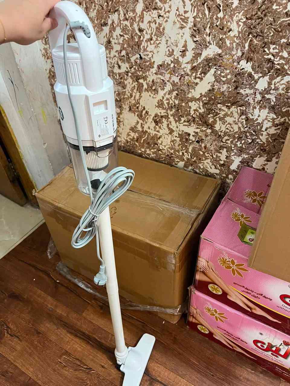 مكناسة كهربائية عملية الاستخدام 📌📌
تحتوي على ملحقات اثنين للتنظيف لتنظيف الارض وتنظيف الاخشاب 
حجم مناسب للخزن بعد الاستعمال
السعر 50 الف فقط شرط الفحص امام المندوب
للحجز عبر الرقم *********** واتساب فقط
ويوجد توصيل لجميع محافظات العراق
