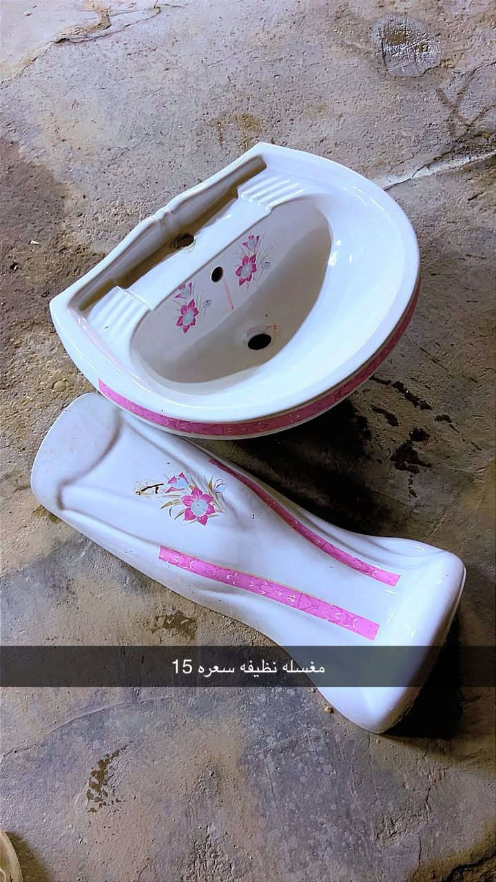 أغراض مستعمله نضيفه وشغاله على فحص وضمان أسعار نهائيه عرض الجمعه وسبت 📢📢📢 العنوان مسيب حي معلمين للاستفسار اكثر خاص واكو توصيل

نص مكتوب في الصور:
- مروحه شرط الشغل اصلي سعره 13
- طباخ فريش مصري نظيف كلش عيون جدد سعره 235
- منظومه كامرات دهوا اصلي صوره وصوت بوليسي سعرهن 90 جدد
- رافع قدره 40 انبير نظيف شرط الشغل سعره 95
- مغسله نظيفه سعره 15
- كونفيره‌ كبيره شرط الشغل سعره 75
- ورشة زياد الحمداني
- للتبريد والتكييف
- طباخ يونيفيرسل مصري شرط الشغل ونظافه سعره 170
- غساله هيتاشي ياباني شرط الشغل سعره 80
- سبلت طنين شرط التبريد سعره 200