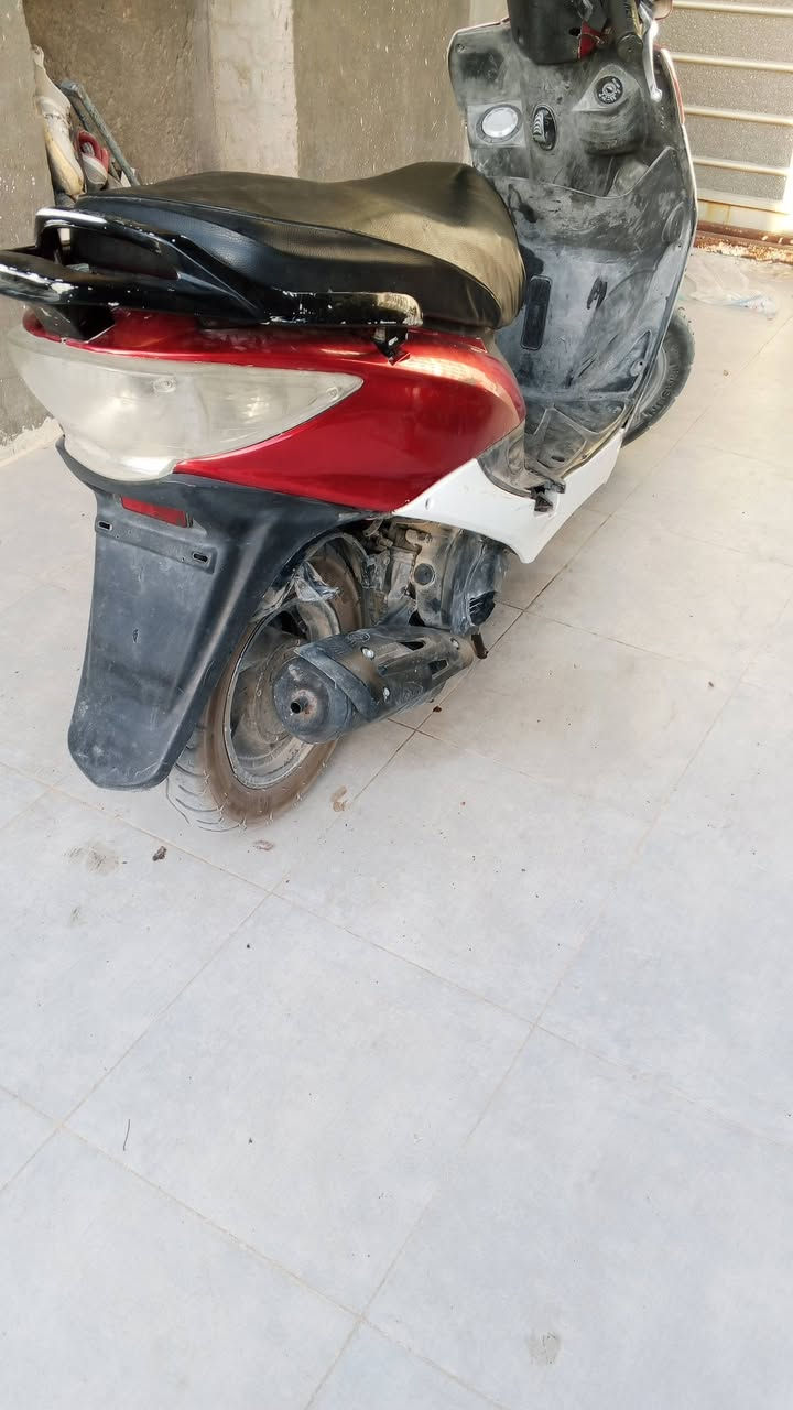 السلام عليكم كامكو G4 للبيع
سعر 325 بيه مجال محرك مفتوح 
تفاصيل الدراجه اتصل على الرقم 
*********** بي واساب
