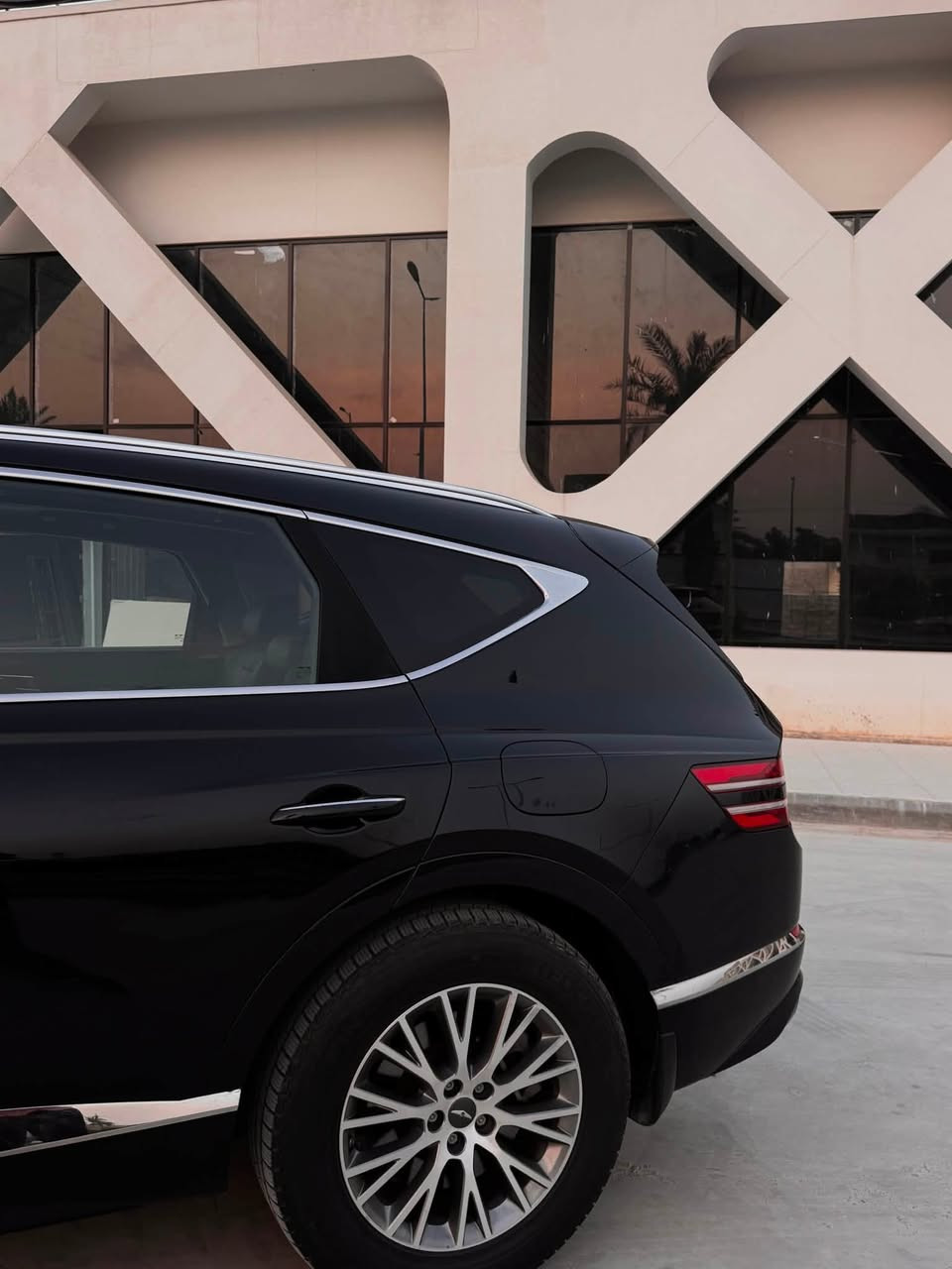 السلام عليكم
جنسيز:2021_GV80
رقم أربيل ابأسمي  ماشية:64000mi 
محرك 4 سلندر -2500 تيربو
السيارة بلحقيقة احلا منلصور بهواية
مواصفات السيارة
       فتحة سقف( بنوراما)
     مقاعد جلد كهربائية مع تبريد وتسخين
      مصابيح LED أمامي وخلفي
     شاشة وسطية 14.5 بوصة.
     شاشة عدادات رقمية.
     نظام صوت Lexicon في الفئات العليا.
     فتحة سقف بانورارامية.
 أنظمة الأمان:
     مثبت سرعة ذكي.
     المحافظة على المسار.
     مراقبة النقطة العمياء.
     كاميرا 360 درجة 
    ناقل الحركه اوتماتيك 8 سرعات
    نضام الدفع خلي او رباعي 4X4
 حساسات أمامية وخلفية.
 جنوط متعددة الأذع 
حادث لسيارة فقط شخوط أسفل الباب
وصور الحادث بل منشور
سعر السيارة 293 ورقة وبيها مجال
للستفسار:***********
