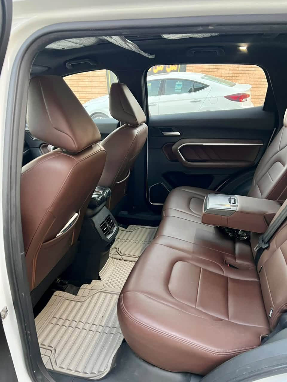 هافال h6 2020
محرك 2000 تيربو 
فول موصفات
4 كاميرات 360 درجة
مقاعد جلد وكهرباء
فتحة سقف بانوراما
مثبت سرعة
دخول ذكي وبصمة تشغيل
حساسات امامية وخلفية
الضرر باب السائق معدل بارد
الهاتف: ***********
