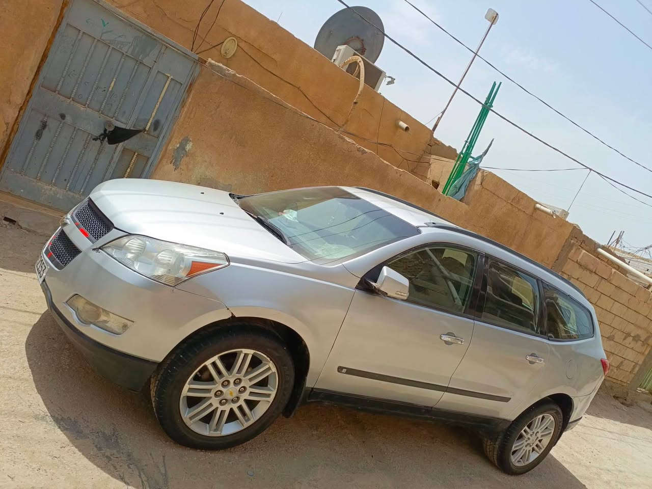 سلام عليكم
شوفرليت ترافس ٢٠٠٩ 
كير مكينة حدادية تايرات جدد
تبريد ثلج منظومة كاملة 
سبعة راكب 
كهربائيات جدد ماملعوب بيهن
رقم بغداد نكليزي باسمي تحويل مباشر
سيارة جاهزة 
بيها ضربه بل جاملغ الخلفي الايمن صبغ احزام 
سعر ٦١ رقمي ***********
