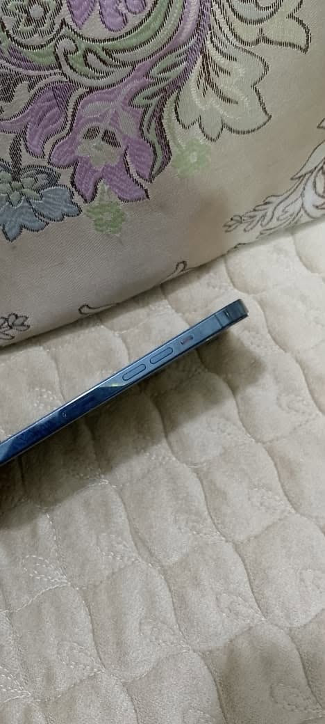 من رخصة الادمن ايفون 12برو ماكس للبيع مبدل شاشة وبطارية نوعيه حلوه ذاكره256 وبطاريه 100
جهاز مرتب وخفيف الكامره البورتريه واكفه فيس ايدي متوقف هذا رقمي ***********ومتواجد خاص
