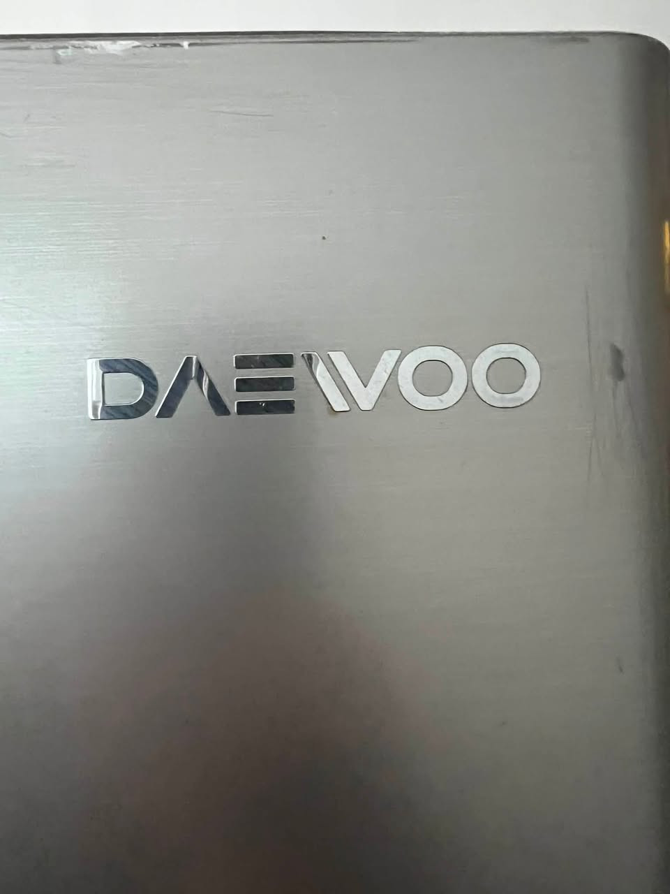 ثلاجه DA=VOO جديده 27 قدم مرتبه ونضيفه نضافتها 90/100 تبريدها خرافي سعرها 200 وبيها مجال الشراي *********** متوفر واتساب

