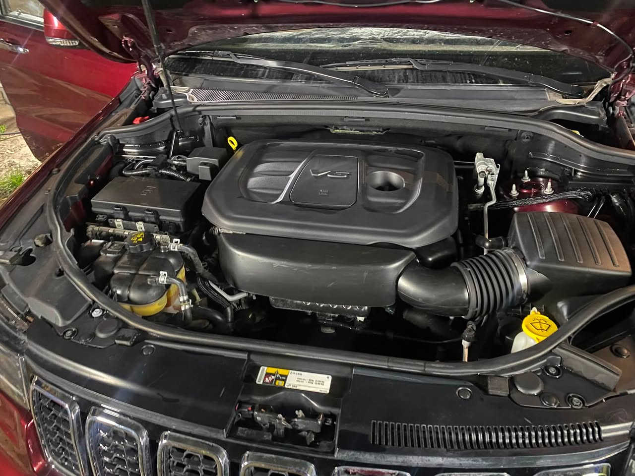 Jeep Grand cherokee Limited plus للبيع
2020 خليجي من النوادر كفالة عامة عدا بارد بحافة هلال الجاملغ الخلفي 
مواصفات
🟢ممشى حقيقي 38mi
🟢سقف بانورامي
🟢3شاشات
🟢دفع رباعي 
🟢انظمة قيادة متعددة
🟢كشنات جلد 
🟢كشنات الامام تحكم كهربائي
🟢كشنات الامام تبريد+تدفئة
🟢محركV6 (3600)
🟢رادار جانبي+رادار خلفي
🟢مري كهرباء+تدفئة 
🟢ستيرن تدفئة
🟢كشنات الخلف تدفئة
🟢مثبت سرعة+نظام traction control 
🟢صندوق كهربائي
🟢تشغيل عن بعد
🟢نظام دخول ذكي+انارة ترحيب
🟢هزة فحص سنوية جديد
السعر 280
للتواصل:***********

