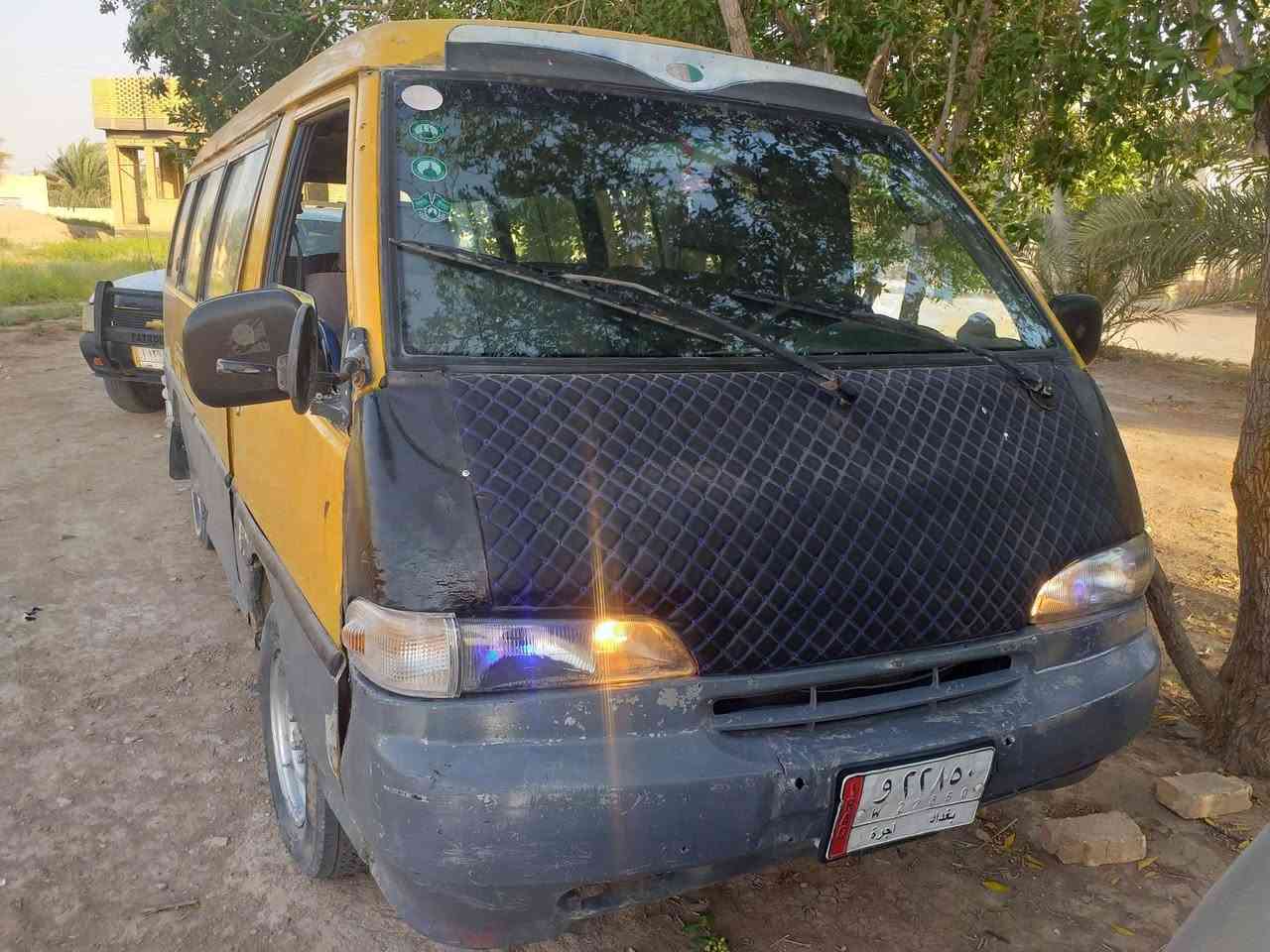كيا ١٤ راكب موديل ٩٦
كير مكينة ونجي عادي 
كهربائيات كله شغاله 
شواصي نظيفات 
تخم تاير وباتري وسلف  جديد 
بدون راعي سنوية موجودة 
17 وبيه مجال السماوة 
***********
