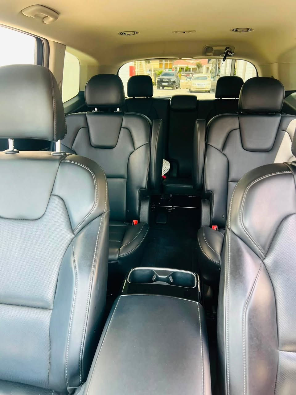 2025  KIA  TELLURIDE  S
سعة المحرك:-  3.8 
اللون :- بحري      
الموديل:2024
الموصفات:-S
 الحادث فقط بارد 
الاضافات#👇👇
 شاشه كبيره 
فرش جلد اسود  
تحكم سرعه
تحكم مسجل 
ويل 20
كأمره 
اشاره بالمرايا 
حساس تجاوز
كراسي مدفيه
بصمه 
لايت زينون 
هاند بريك كهرباء 
تشغيل عن بعد 
سعر ٢٥٥ وبيه مجال قليل 
واتساب ***********

