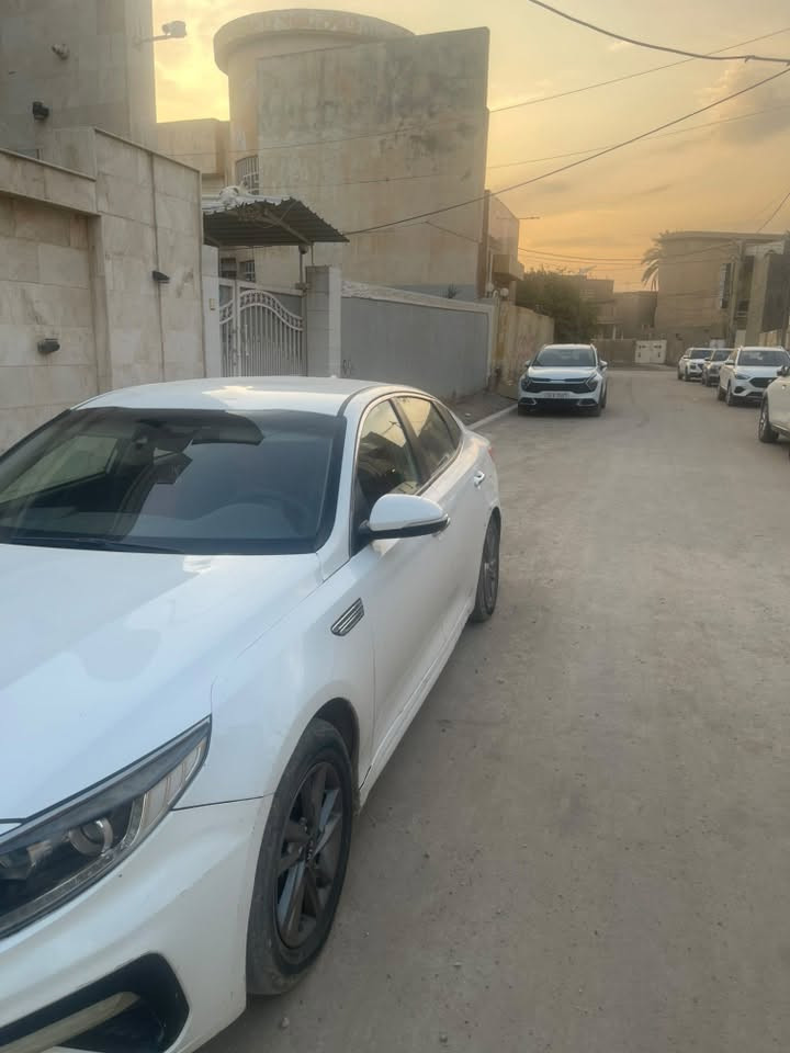 السلام عليكم  للبيع اوبتما موديل 2020
وارد امريكي  بيها تلاثه قطع  وقطع مامصلح مثل ماموضحه بل صوره  نص فول السياره.   السياره شويه بيه نواقص   

السعر. 116$
مكاني بابل 
للاستفسار الاتصال ***********
