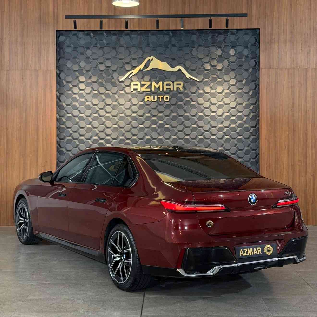 فخر الصناعة الالمانية🇩🇪
BMW 740i (2025)🔥

‎ماشية : 20 الف ✅
لون اكثر من مميز دم الغزال🩸 داخل كريمي

‎مواصفات السيارة فول الفول 

ابواب شفط

بنوراما Sky lounge

جكات

سماعات Bowers & wilkins

داتاشو

ناضور بيها

‎تشغيل عن بعد

رادار امامي و خلفي

اوتو بارك

٤ كامرات

صندوك شفط

انارة كرستالة متعددة الالوان

كشنات جلد 

كشنات تدفئة و تبريد

ستيرن هيتر

كشنات كهربائي

كشنات ميموري

ويالة M بلادية

ستيرن M بلادية

شاشة بالابواب الخلفية(تحكم مواصفات السيارة)

تصاميم (My mode) تبديل الاوضاع

اوتو هولد

تحكمات كامل الستيرن

تغير اشكال الكيج

مواصفاتها متخلص و بعد هواية متنذكر

السعر : 795$ ورقة

للاستفسار : ***********

العنوان : السليمانية المعارض الجديدة شركة ازمر اوتو معرض رقم ٣٤
